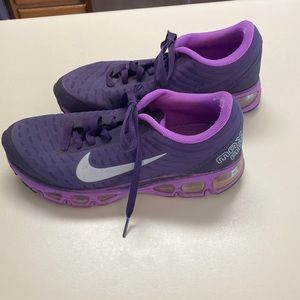 Nike max air running shoes